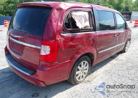 2015 Chrysler Town & Country Touring z USA, uszkodzony, nr VIN 2C4RC1BGXFR588115